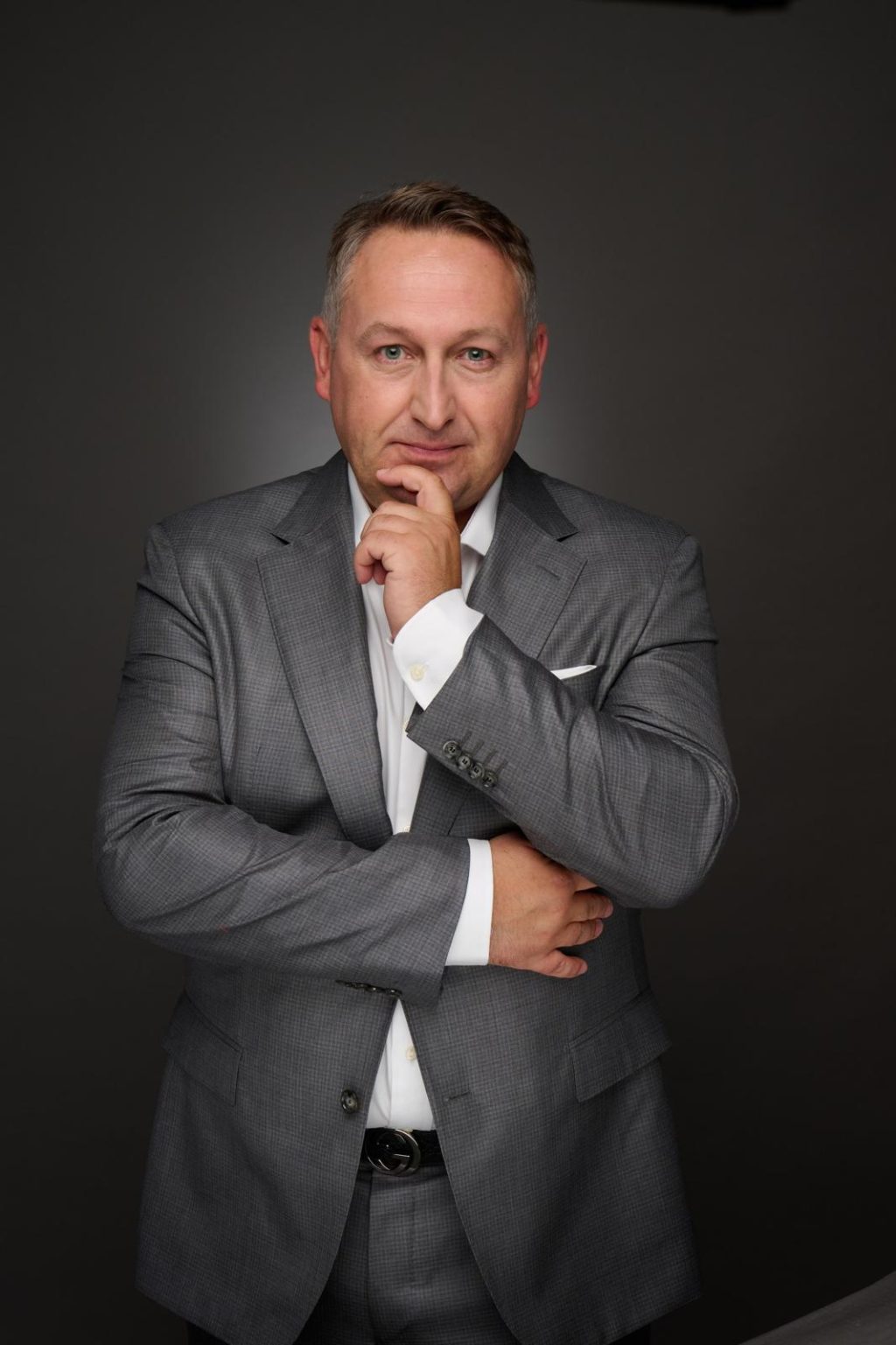 Napięcia na Bliskim Wschodzie wstrząsają rynkami. Ropa i złoto drożeją, inwestorzy szukają bezpiecznych przystani